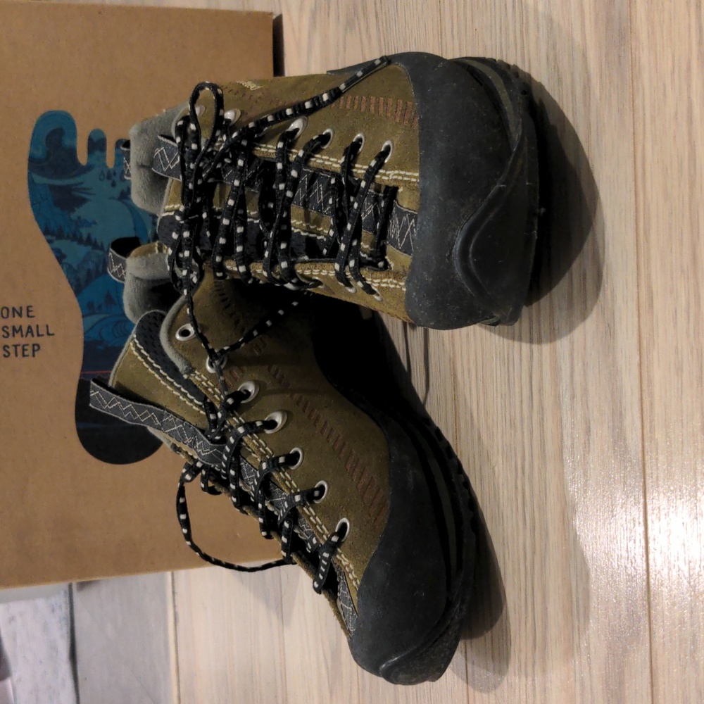 Patagonia Huckleberry Hiking Shoe Size 6 (37)